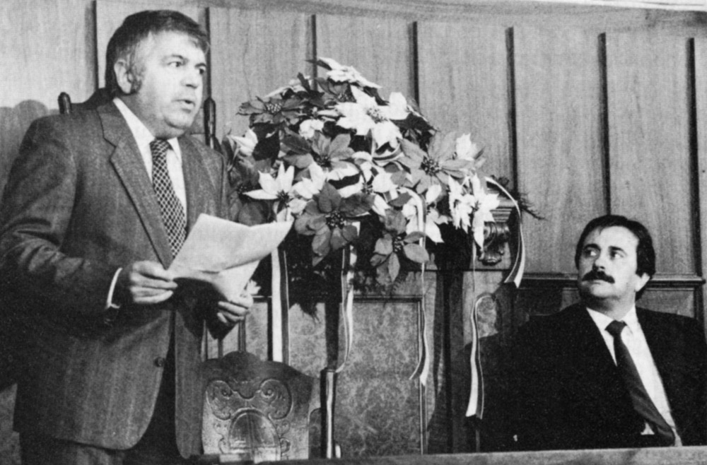 1984 - Il presidente Giacomo Morellini reca il saluto augurale alle autorità comunali nella cerimonia di inizio anno (Fotogonnella)